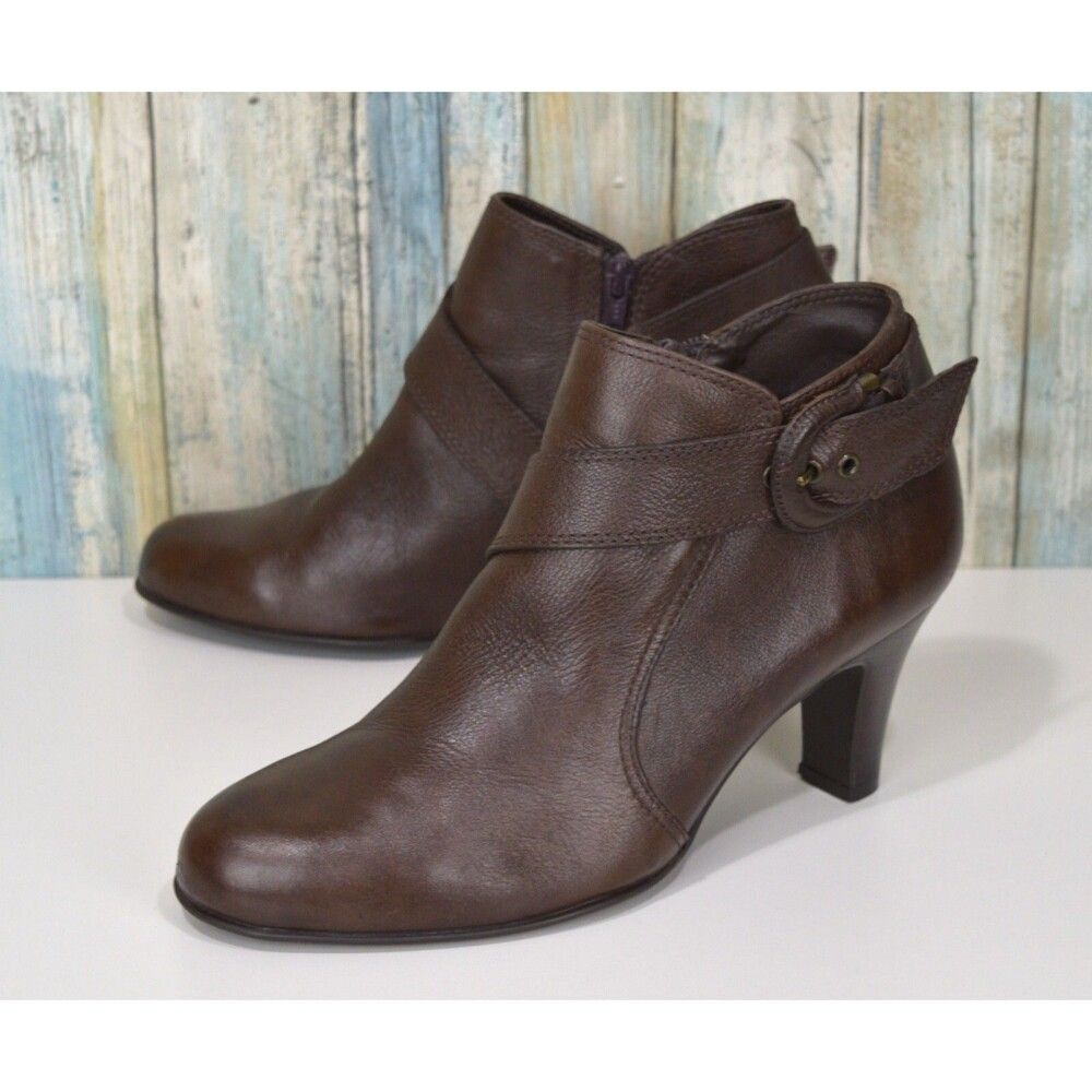 Comfortview Napa Booties Women's Size 10 Brown Leather Heeled Ankle Boots